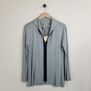 Comfy USA Zip Front Top Size Medium NWT